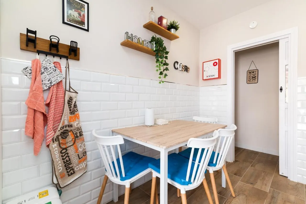 Emblematic Apartment In The Realejo Granada
